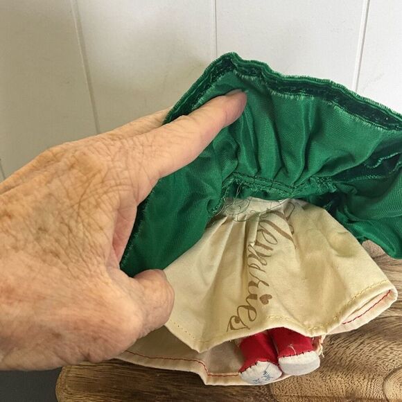 Native American Doll Green Velvet Dress Beaded Handmade 9" Vintage - Picture 9 of 10